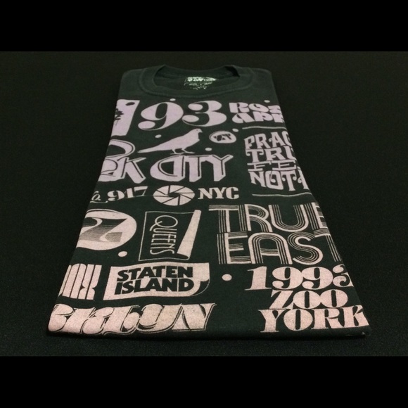 *GENTLY WORN* $20 - Zoo York T-Shirt : $20 - Picture 2 of 3